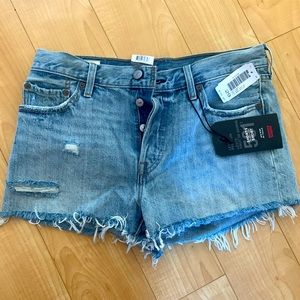 Levi shorts size 29